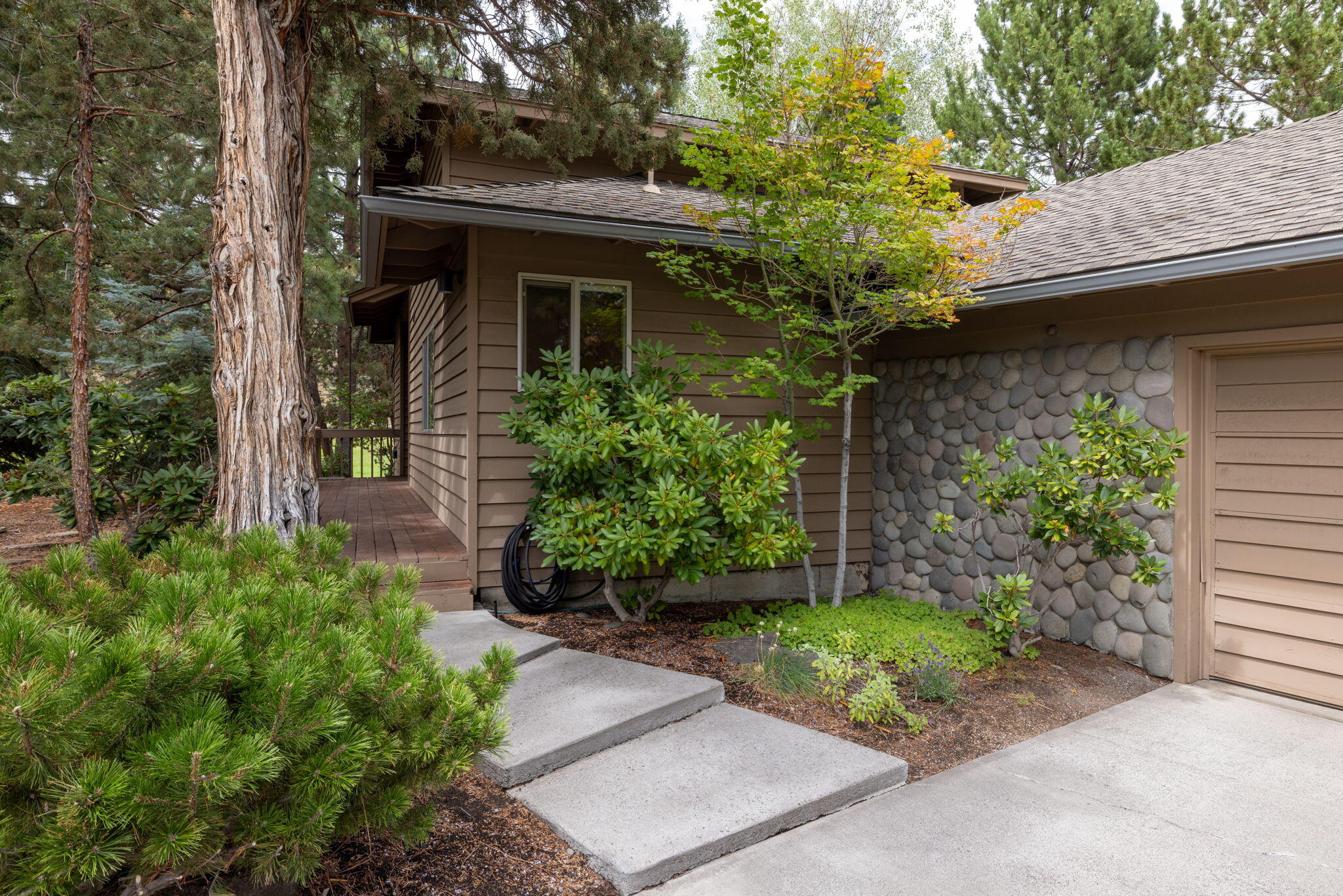 3123 NW Clubhouse Drive
