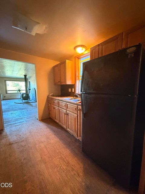 Tiny photo for 1342 Johnson Avenue, Klamath Falls, OR 97601 (MLS # 220223559)