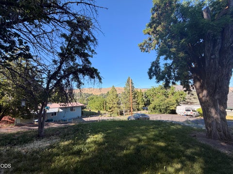 Tiny photo for 1342 Johnson Avenue, Klamath Falls, OR 97601 (MLS # 220223559)