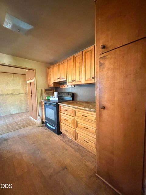 Tiny photo for 1342 Johnson Avenue, Klamath Falls, OR 97601 (MLS # 220223559)