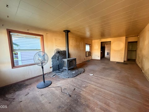 Tiny photo for 1342 Johnson Avenue, Klamath Falls, OR 97601 (MLS # 220223559)