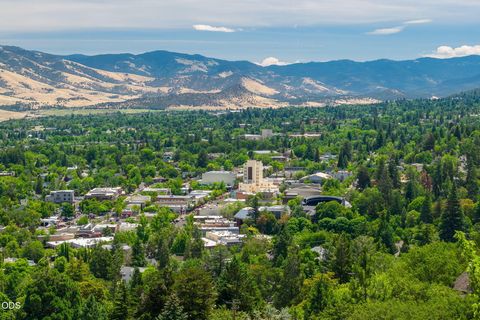 Tiny photo for 225 Grandview Drive, Ashland, OR 97520 (MLS # 220224430)