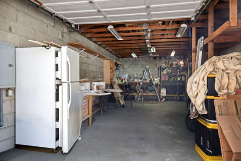 Tiny photo for 521 NW Georgia Avenue, Bend, OR 97703 (MLS # 220219520)