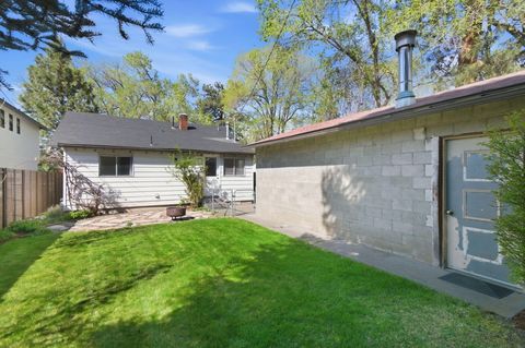 Tiny photo for 521 NW Georgia Avenue, Bend, OR 97703 (MLS # 220219520)