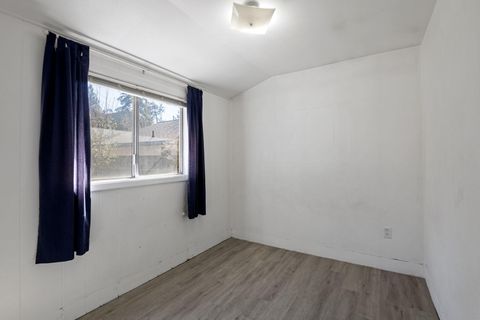 Tiny photo for 521 NW Georgia Avenue, Bend, OR 97703 (MLS # 220219520)