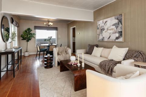 Tiny photo for 521 NW Georgia Avenue, Bend, OR 97703 (MLS # 220219520)