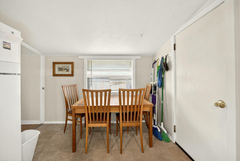 Tiny photo for 303 Garfield Street, Ashland, OR 97520 (MLS # 220213186)