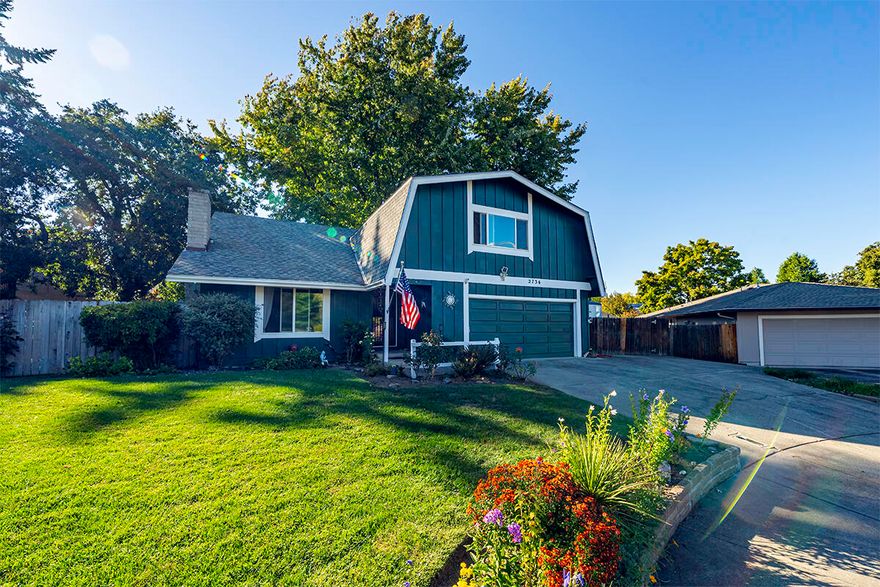 Move-in-Ready 4 bed, 2 bath home perfectly situated on a quiet, East Medford cul-de-sac within minutes of schools, shopping, medical & more! This home offers multiple living spaces, including a vaulted living room w/a wood burning fireplace framed by floor-to-ceiling brick surround, & a spacious family room w/a built-in desk & sweeping mountain views. Beautifully updated kitchen showcasing newly painted cabinetry, countertops & hardware w/direct access to the dining area & back patio, ideal for entertaining & everyday living. Functional primary suite conveniently located on the main level w/dual closets & adjoining ensuite. Thoughtful upgrades include a newer HVAC system & triple pane windows for enhanced energy efficiency. Step outside to your own backyard oasis with an expansive, fully fenced yard featuring mature landscaping, a spacious covered patio & two storage sheds, one equipped w/electricity. 2-car garage plus gated RV parking w/a 30-amp hookup & dump.