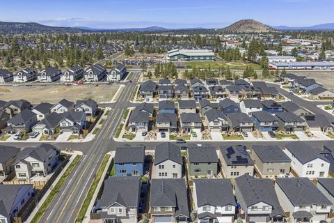 Tiny photo for 20625 SE Slate Avenue, Bend, OR 97702 (MLS # 220219991)