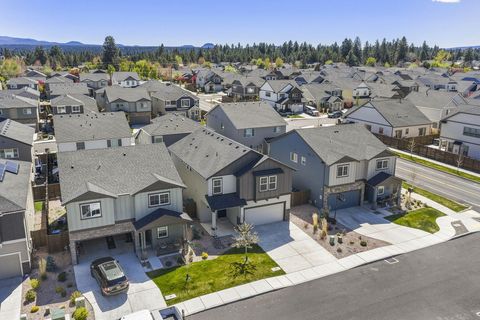 Tiny photo for 20625 SE Slate Avenue, Bend, OR 97702 (MLS # 220219991)
