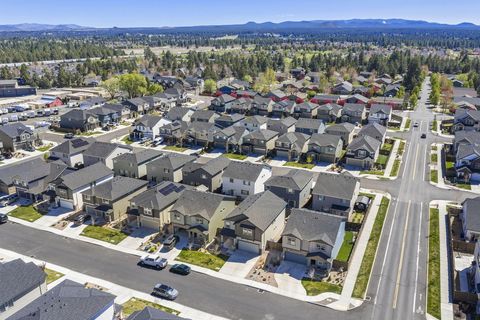 Tiny photo for 20625 SE Slate Avenue, Bend, OR 97702 (MLS # 220219991)