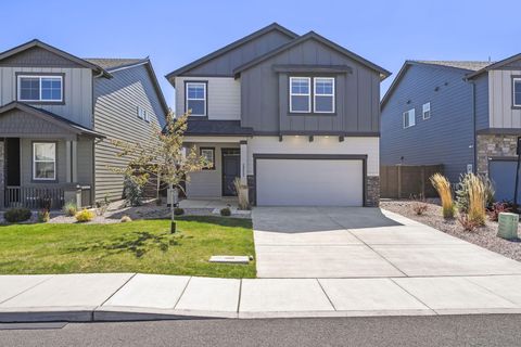 Photo of 20625 SE Slate Avenue, Bend, OR 97702 (MLS # 220219991)