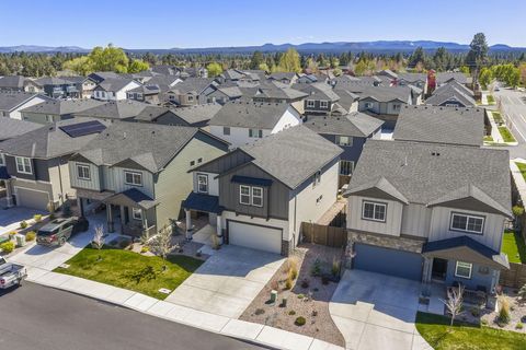 Tiny photo for 20625 SE Slate Avenue, Bend, OR 97702 (MLS # 220219991)