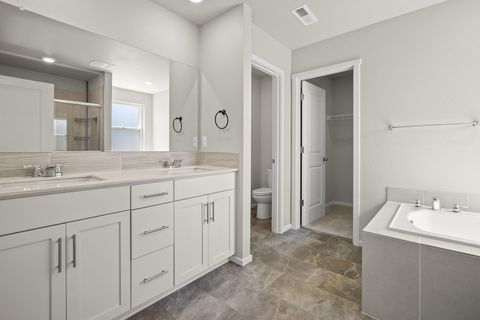 Tiny photo for 20625 SE Slate Avenue, Bend, OR 97702 (MLS # 220219991)