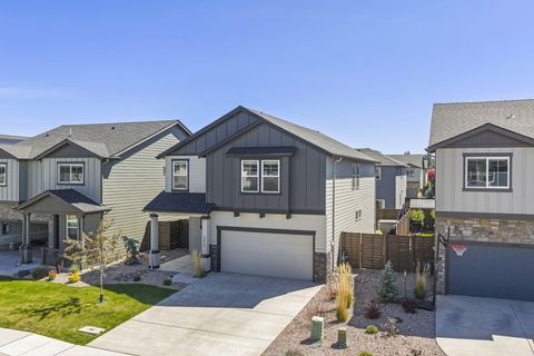 Tiny photo for 20625 SE Slate Avenue, Bend, OR 97702 (MLS # 220219991)