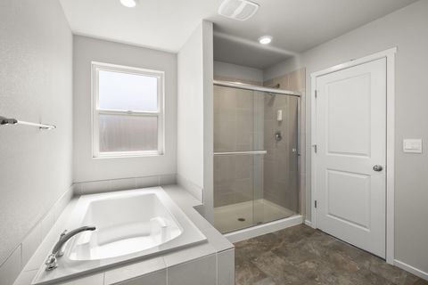 Tiny photo for 20625 SE Slate Avenue, Bend, OR 97702 (MLS # 220219991)