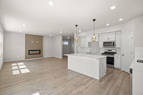 Tiny photo for 20625 SE Slate Avenue, Bend, OR 97702 (MLS # 220219991)
