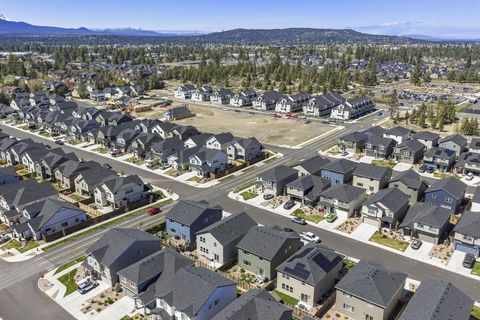 Tiny photo for 20625 SE Slate Avenue, Bend, OR 97702 (MLS # 220219991)