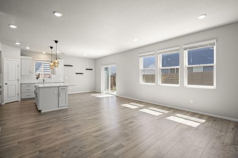 Tiny photo for 20625 SE Slate Avenue, Bend, OR 97702 (MLS # 220219991)