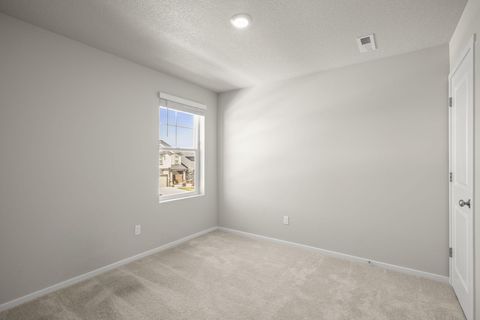 Tiny photo for 20625 SE Slate Avenue, Bend, OR 97702 (MLS # 220219991)