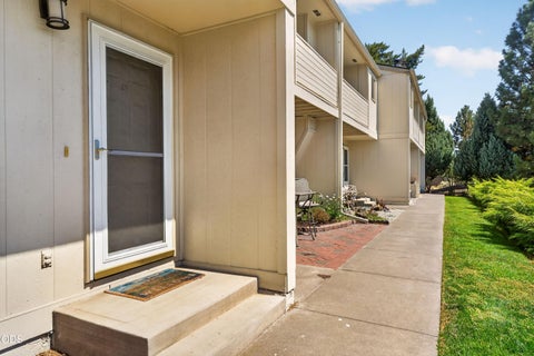 Tiny photo for 1050 NE Butler Market Road #APT 29, Bend, OR 97701 (MLS # 220227398)