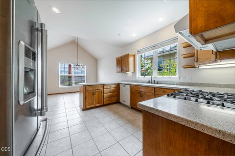 Tiny photo for 960 Oak Street, Ashland, OR 97520 (MLS # 220225931)