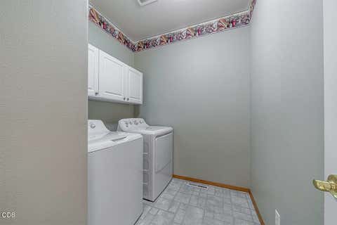 Tiny photo for 960 Oak Street, Ashland, OR 97520 (MLS # 220225931)