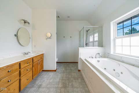 Tiny photo for 960 Oak Street, Ashland, OR 97520 (MLS # 220225931)