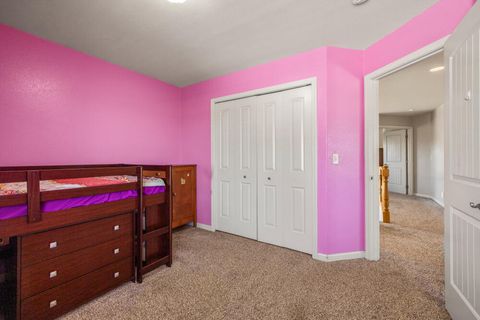 Tiny photo for 3934 El Cerrito Way, Klamath Falls, OR 97603 (MLS # 220213156)