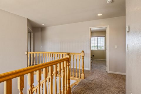 Tiny photo for 3934 El Cerrito Way, Klamath Falls, OR 97603 (MLS # 220213156)
