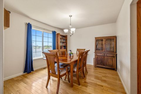 Tiny photo for 3934 El Cerrito Way, Klamath Falls, OR 97603 (MLS # 220213156)