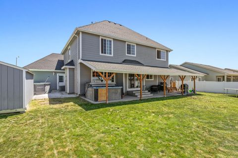 Tiny photo for 3934 El Cerrito Way, Klamath Falls, OR 97603 (MLS # 220213156)