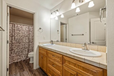 Tiny photo for 3934 El Cerrito Way, Klamath Falls, OR 97603 (MLS # 220213156)