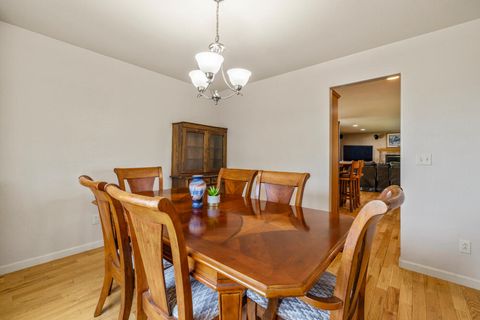Tiny photo for 3934 El Cerrito Way, Klamath Falls, OR 97603 (MLS # 220213156)