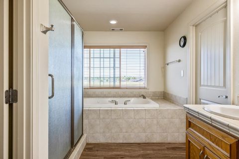 Tiny photo for 3934 El Cerrito Way, Klamath Falls, OR 97603 (MLS # 220213156)