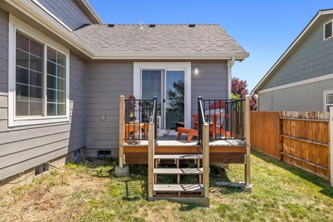 Tiny photo for 3934 El Cerrito Way, Klamath Falls, OR 97603 (MLS # 220213156)