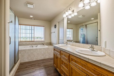 Tiny photo for 3934 El Cerrito Way, Klamath Falls, OR 97603 (MLS # 220213156)