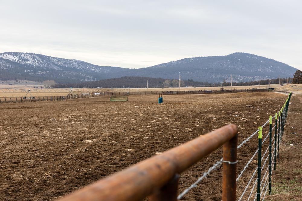 Klamath Falls -South - Land