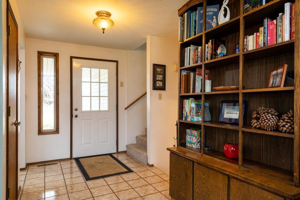 Klamath Falls -South - Land