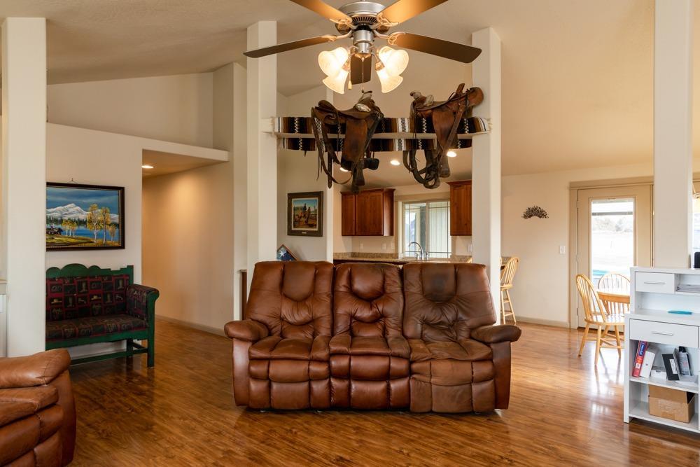 Klamath Falls -South - Land