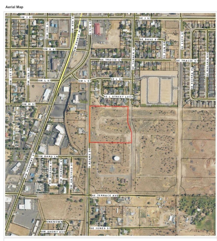 Fantastic Development Opportunity in Madras!
Don't miss this rare chance to own 7.27 acres of R1-zoned land, perfect for residential development. Whether you're a builder, investor, or dreaming of a spacious homesite with long-term potential, this property offers endless possibilities. Conveniently located with easy access to town, shopping, and schools. Bring your offer.