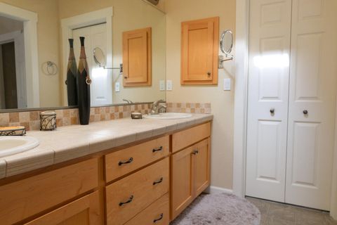 Tiny photo for 26 Pine Court, Eagle Point, OR 97524 (MLS # 220219764)