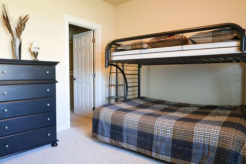 Tiny photo for 26 Pine Court, Eagle Point, OR 97524 (MLS # 220219764)