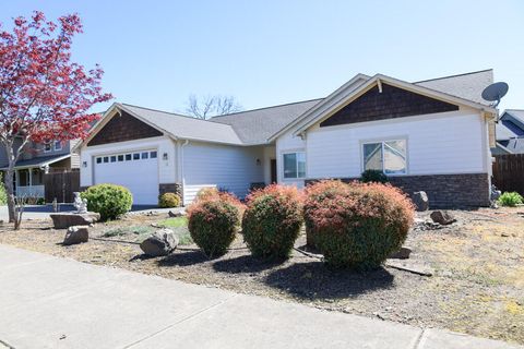 Tiny photo for 26 Pine Court, Eagle Point, OR 97524 (MLS # 220219764)