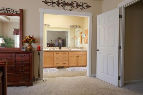 Tiny photo for 26 Pine Court, Eagle Point, OR 97524 (MLS # 220219764)