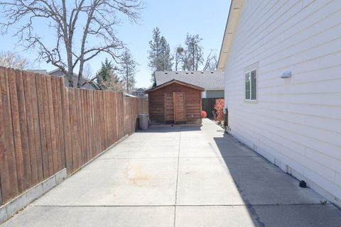 Tiny photo for 26 Pine Court, Eagle Point, OR 97524 (MLS # 220219764)