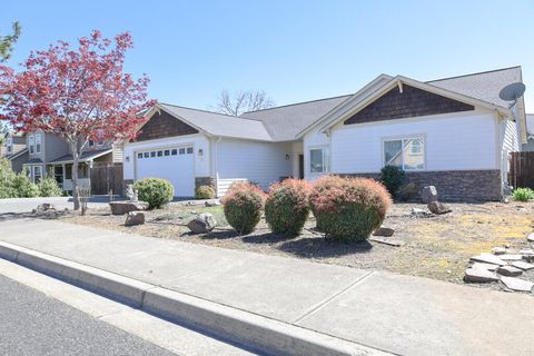 Tiny photo for 26 Pine Court, Eagle Point, OR 97524 (MLS # 220219764)