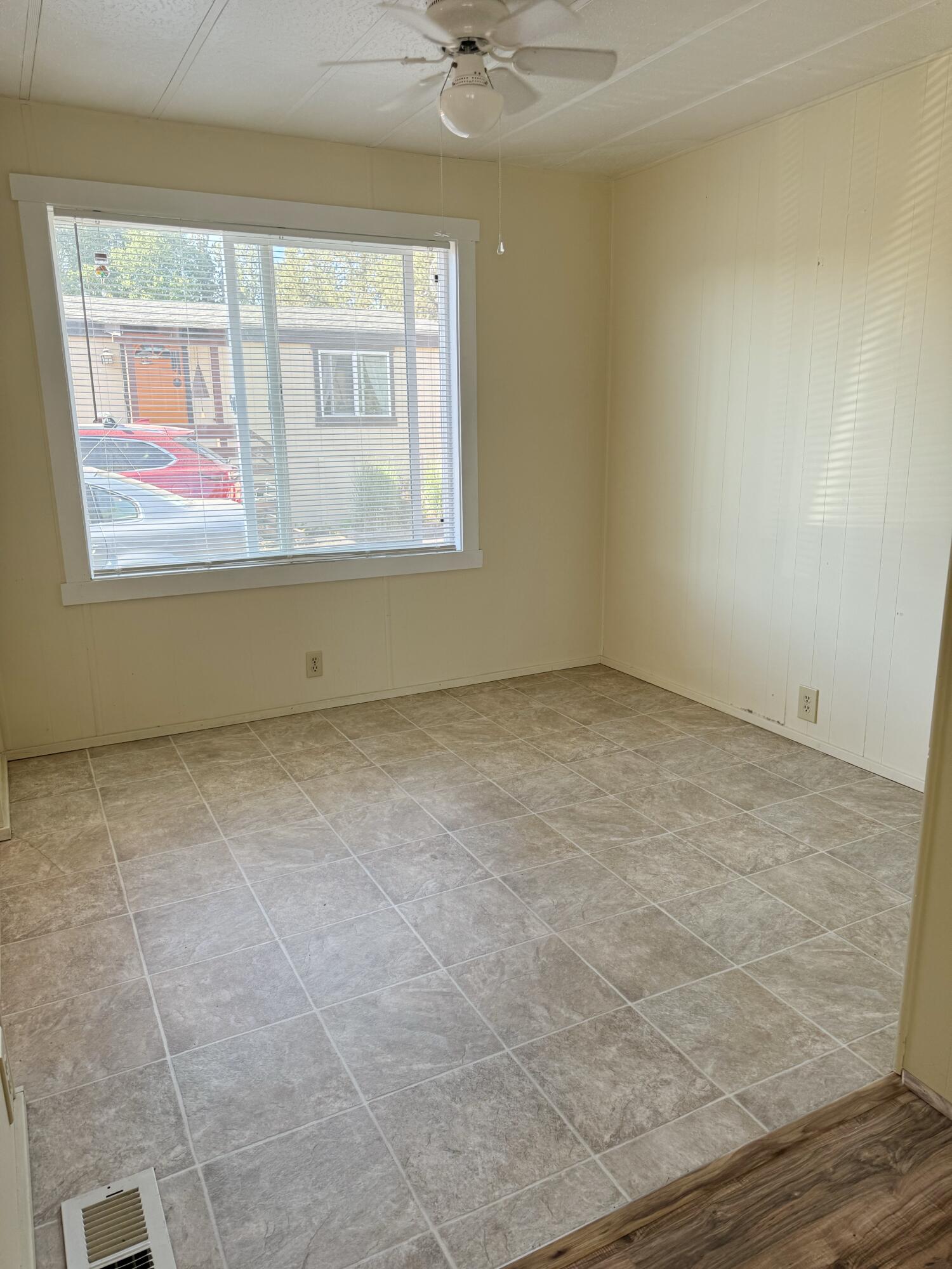 Townsite Of Laidlaw - Residential