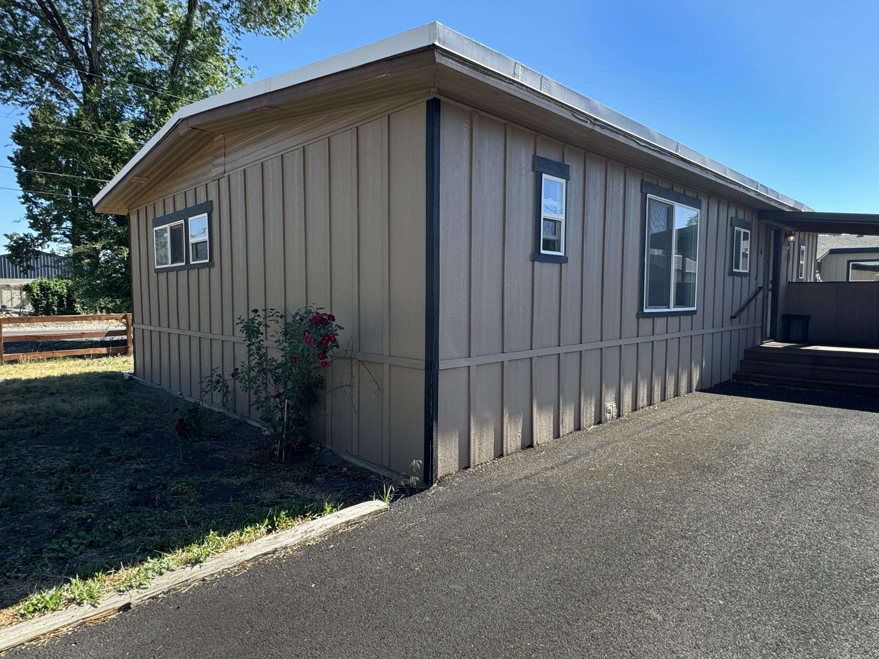 Townsite Of Laidlaw - Residential