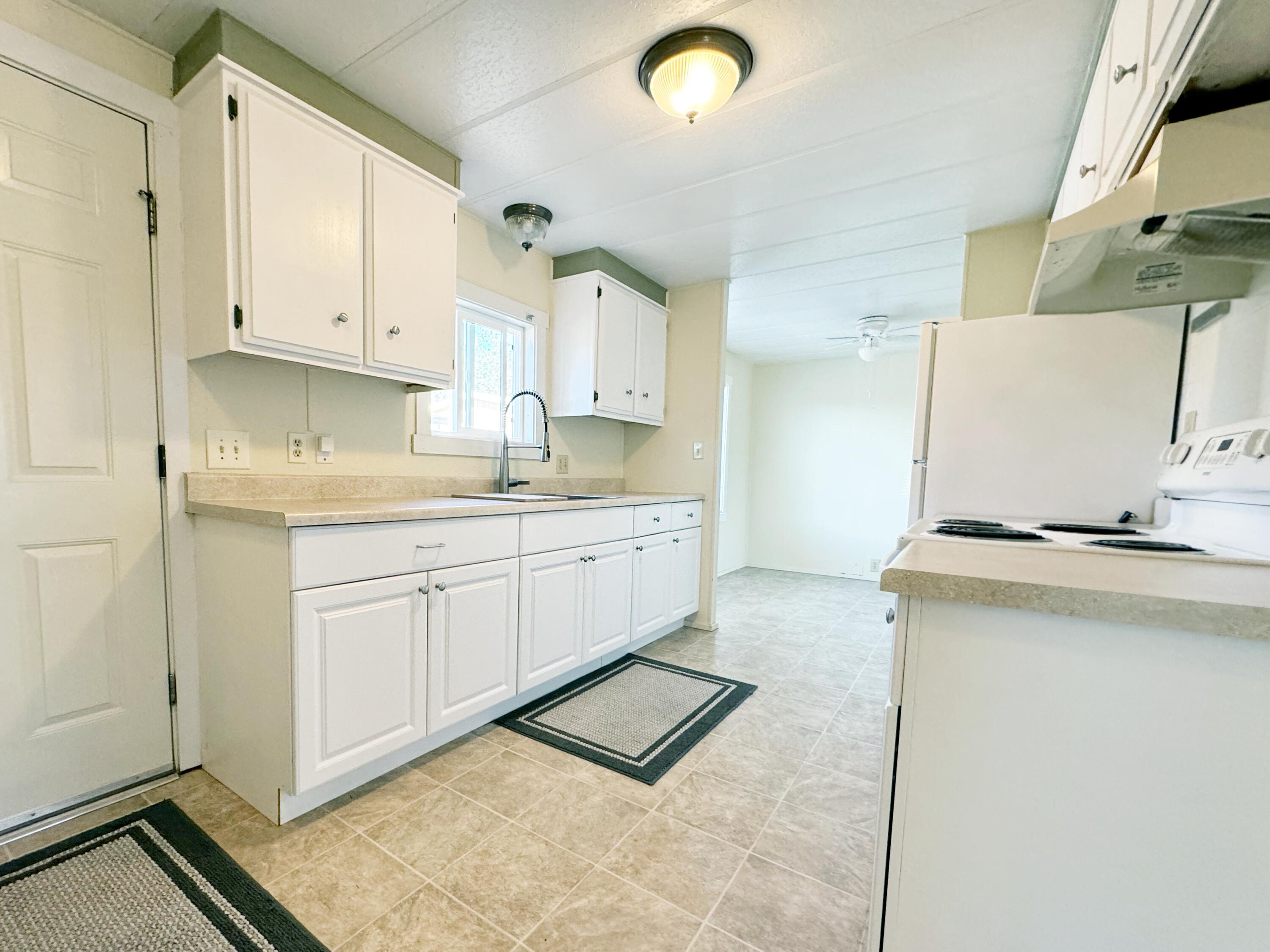 Townsite Of Laidlaw - Residential